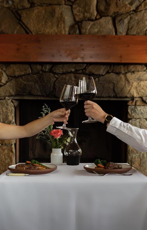 Headwaters Lodge At Eagle Ranch Resort Invermere Eksteriør billede